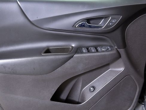Used 2018 Chevrolet Equinox LT FWD image 21