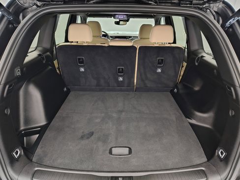 Used 2024 Jeep Grand Cherokee Limited image 18