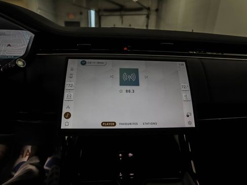 Used 2024 Land Rover Range Rover Sport Dynamic SE image 17