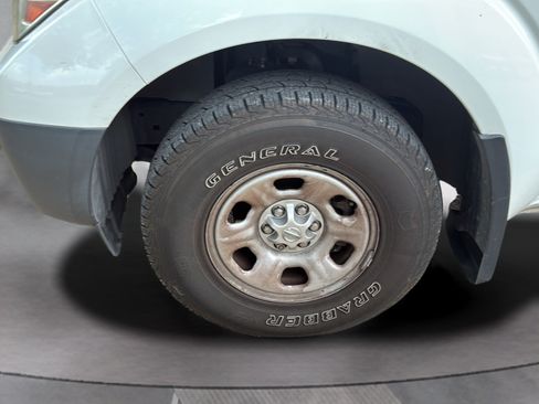 Used 2018 Nissan Frontier S RWD image 42