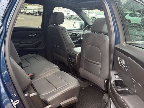Certified 2023 Chevrolet Traverse LT w/ LT Premium Package AWD/4WD image 9