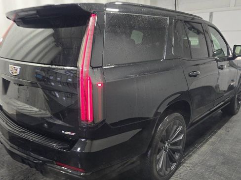 Used 2025 Cadillac Escalade V image 3