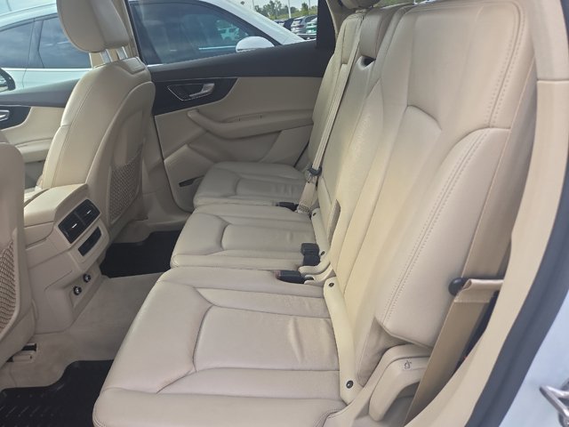 Used 2018 Audi Q7 3.0T Premium Plus w/ Premium Plus Package AWD/4WD image 12