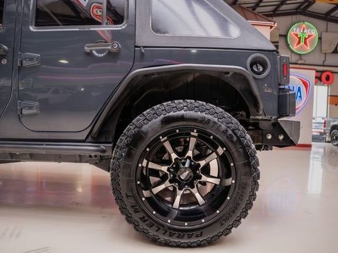 Used 2017 Jeep Wrangler Unlimited Sport image 6