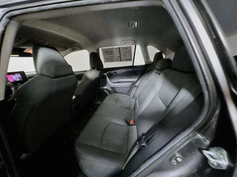 Used 2021 Toyota RAV4 LE FWD image 27