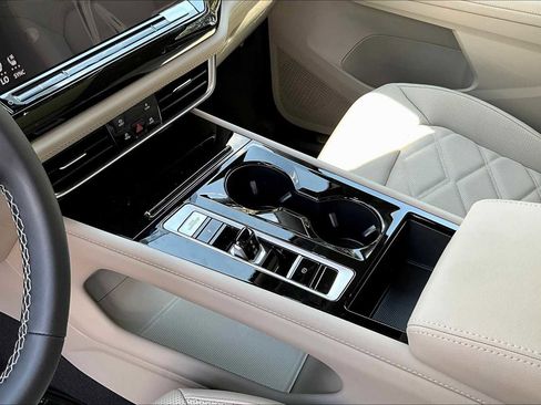 New 2026 Volkswagen Atlas SE image 7