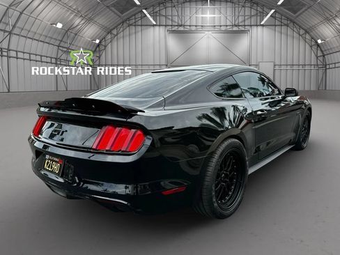 Used 2017 Ford Mustang GT RWD image 9
