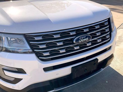 Used 2016 Ford Explorer Limited w/ Equipment Group 301A image 28
