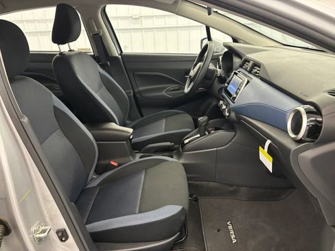 Used 2025 Nissan Versa SV w/ Trunk Package FWD image 33