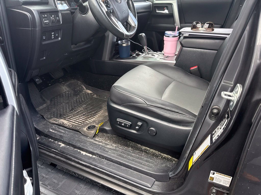 Used 2022 Toyota 4Runner SR5 Premium w/ Moonroof Package RWD image 5