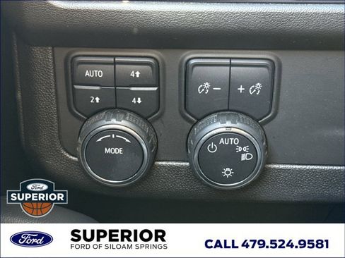 Used 2024 Chevrolet Suburban Premier image 27
