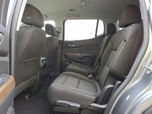 Used 2022 GMC Acadia SLE w/ Driver Convenience Package image 10