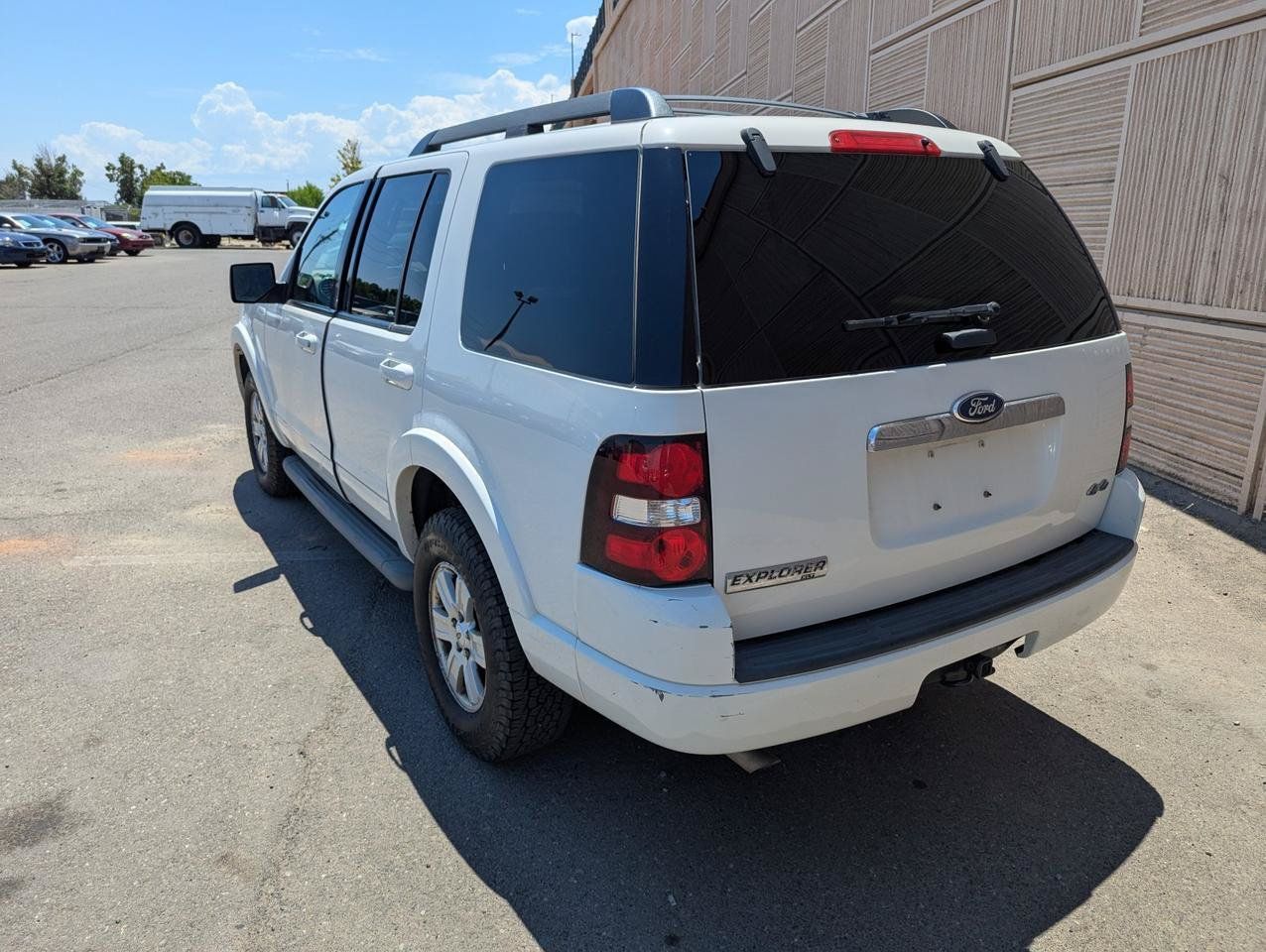 Used 2010 Ford Explorer XLT AWD/4WD image 3