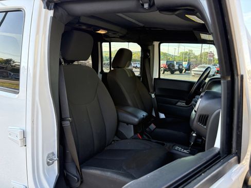 Used 2016 Jeep Wrangler Unlimited Sport w/ Quick Order Package 24S AWD/4WD image 28