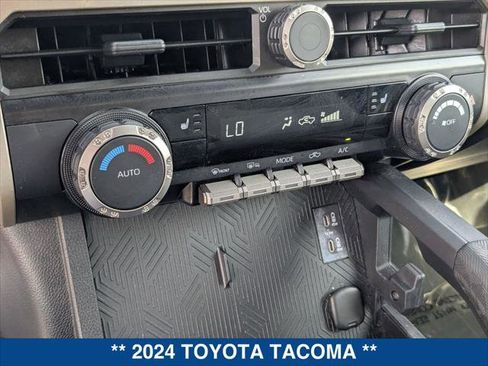 Used 2024 Toyota Tacoma TRD Sport image 16