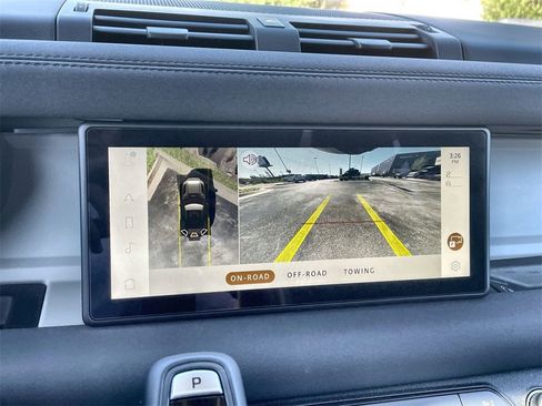 Certified 2023 Land Rover Defender 90 SE image 25