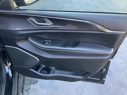 Used 2021 Jeep Grand Cherokee L Laredo image 28