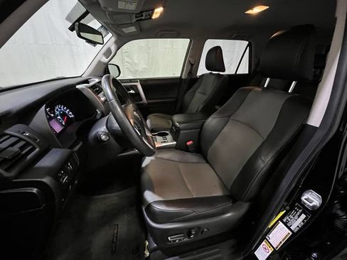 Used 2017 Toyota 4Runner SR5 Premium AWD/4WD image 10