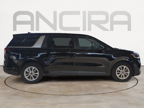 Used 2022 Kia Carnival LX FWD image 8