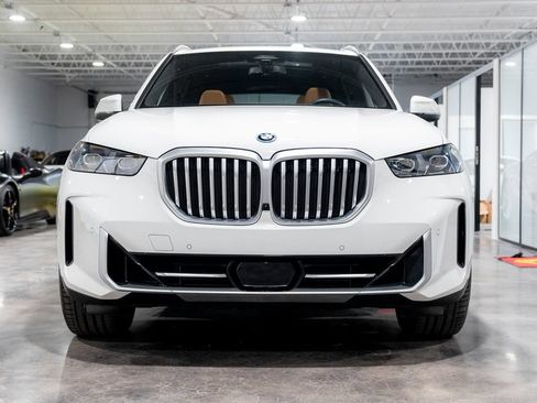 Used 2026 BMW X5 xDrive50e w/ Parking Assistance Package AWD/4WD image 13