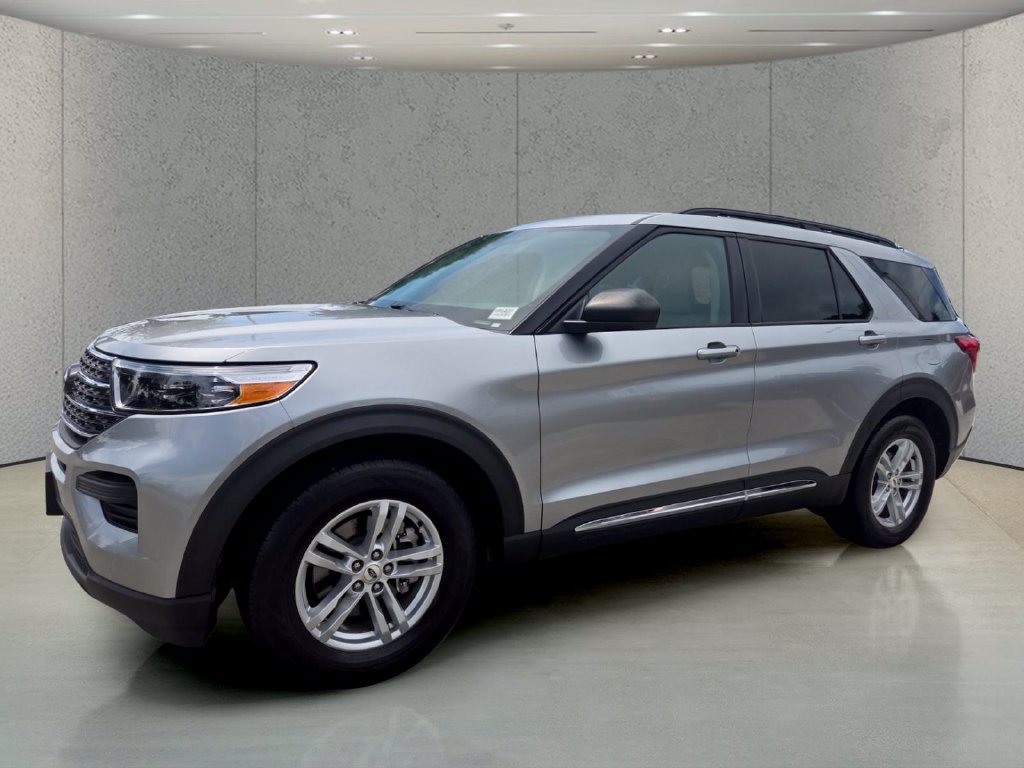 Used 2023 Ford Explorer XLT RWD image 9