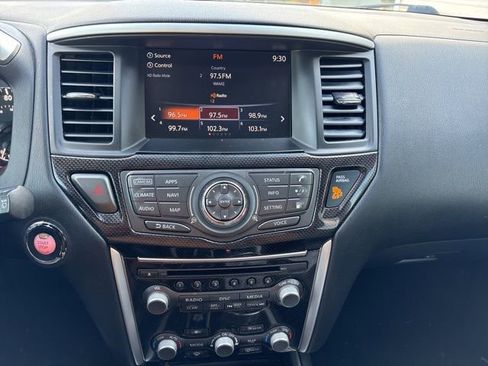 Used 2019 Nissan Pathfinder SL image 11