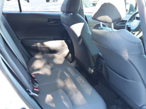 Used 2023 Toyota Corolla Cross LE AWD/4WD image 17