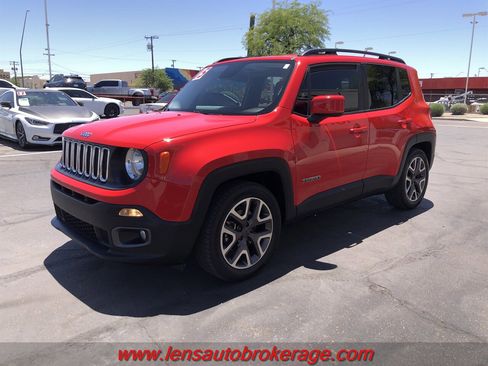 Used 2015 Jeep Renegade Latitude FWD image 4