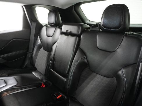 Used 2020 Jeep Cherokee Latitude Plus w/ Cold Weather Group image 15