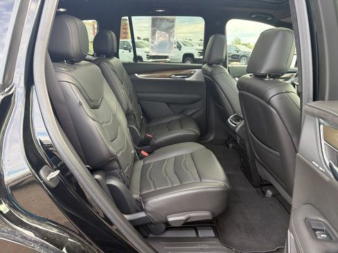 Used 2022 Cadillac XT6 Premium Luxury w/ Platinum Package AWD/4WD image 39