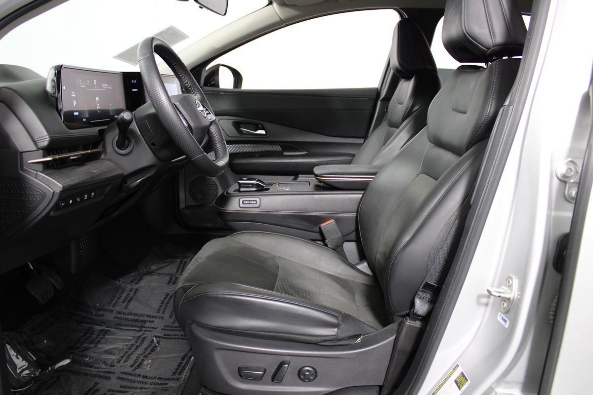 Used 2023 Nissan Ariya FWD image 11