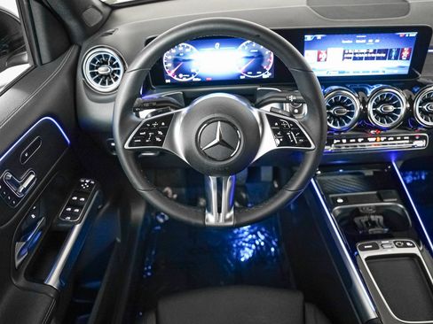 Certified 2025 Mercedes-Benz GLB 250 image 15