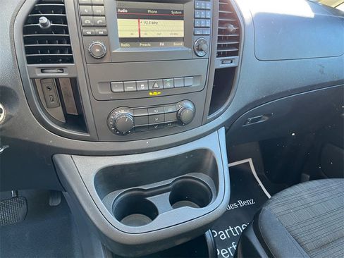 Used 2020 Mercedes-Benz Metris image 11