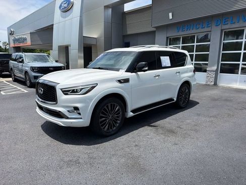 Used 2024 INFINITI QX80 Sensory AWD/4WD image 4