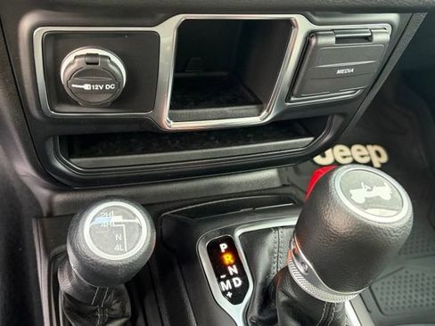 Used 2024 Jeep Wrangler Sport AWD/4WD image 21