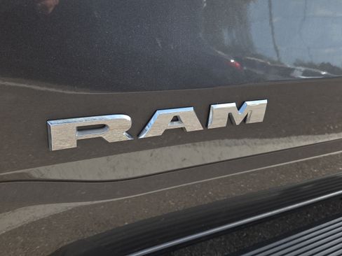 Used 2023 RAM 1500 Laramie AWD/4WD image 8