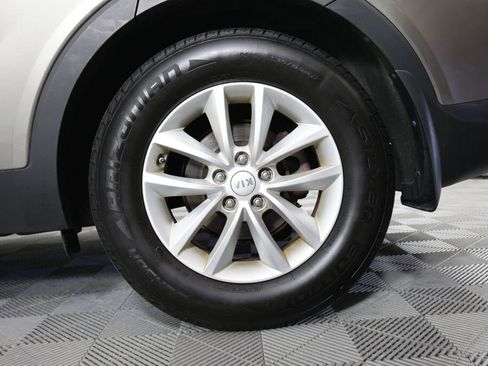 Used 2017 Kia Sorento FWD w/ LX Convenience Package image 8