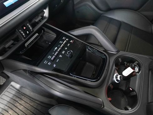 New 2025 Porsche Cayenne Coupe AWD/4WD image 24