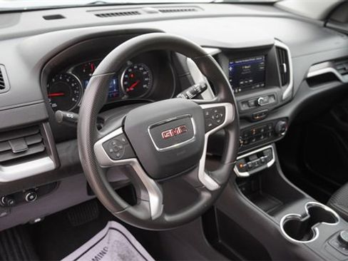 Used 2024 GMC Terrain SLE image 17