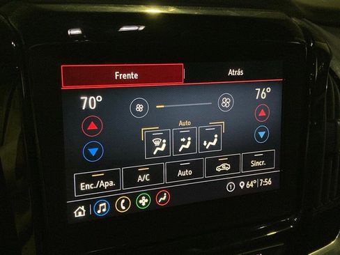 Used 2021 Chevrolet Traverse LT image 20