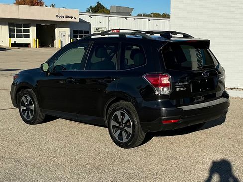Used 2018 Subaru Forester 2.5i Limited image 3