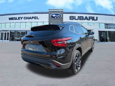 Used 2025 Chevrolet Trax RS w/ Sunroof Package image 5