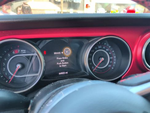 Used 2019 Jeep Wrangler Unlimited Rubicon AWD/4WD image 6