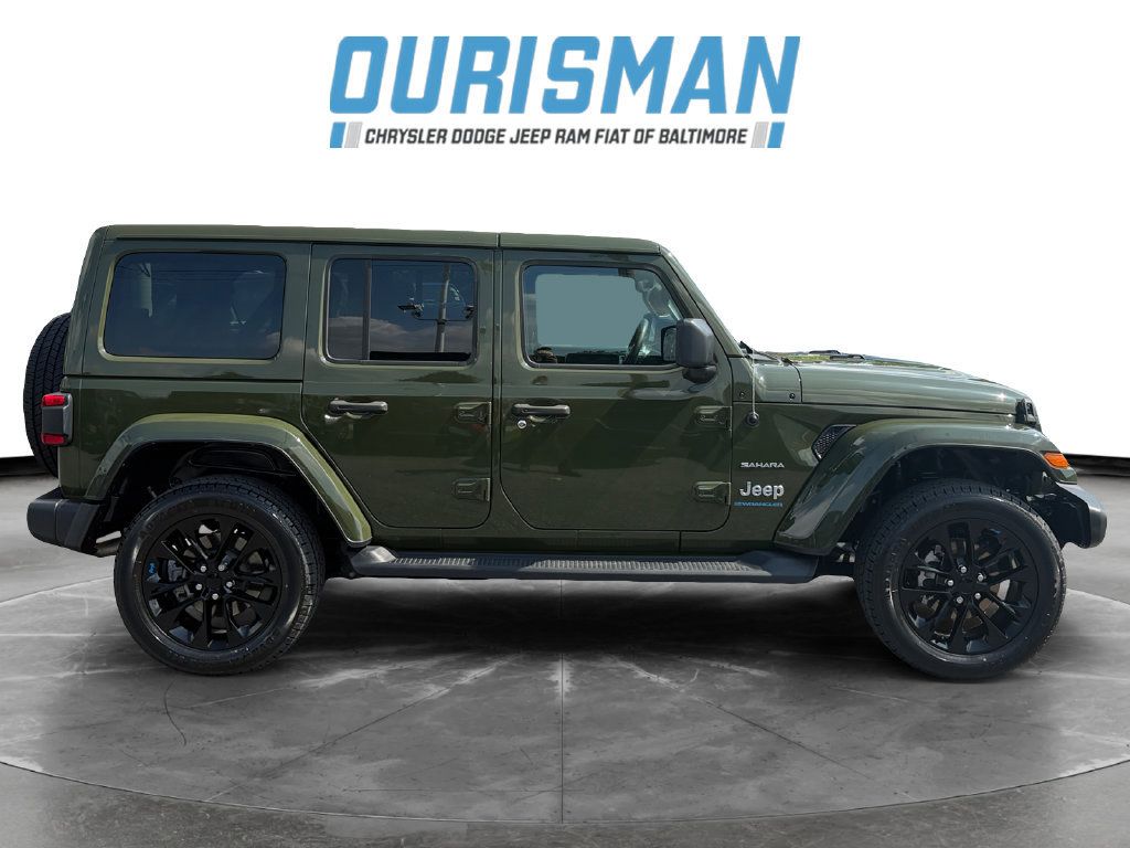 Used 2023 Jeep Wrangler Unlimited Sahara w/ Cold Weather Group AWD/4WD image 7