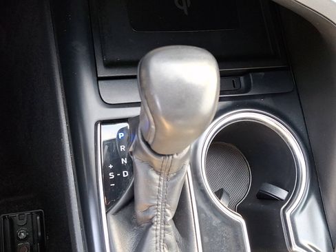 Used 2019 Toyota Camry XLE w/ Navigation Package image 15