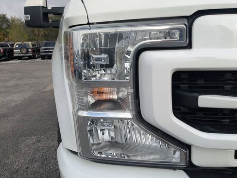 Used 2022 Ford F350 Lariat image 11