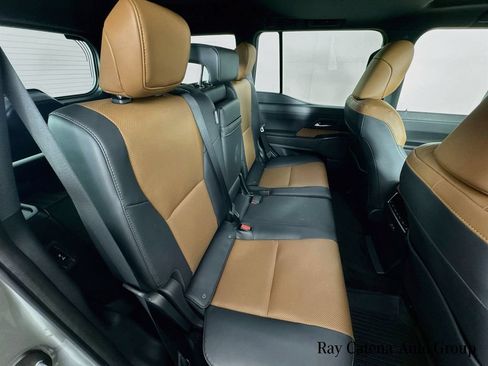 Certified 2025 Lexus GX 550 w/ Accessory Package (2T) AWD/4WD image 29