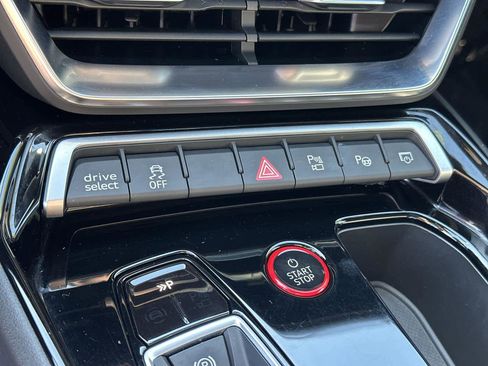 Used 2022 Audi e-tron GT Prestige w/ Prestige Package image 27