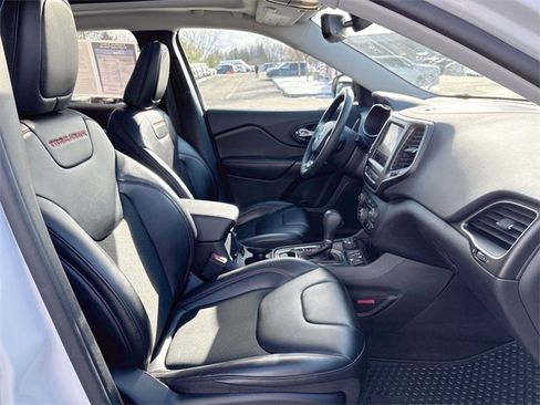 Used 2020 Jeep Cherokee Trailhawk w/ Comfort/Convenience Group image 26