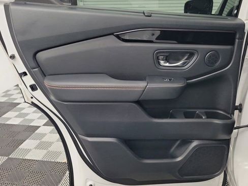 Certified 2024 Honda Pilot TrailSport image 17